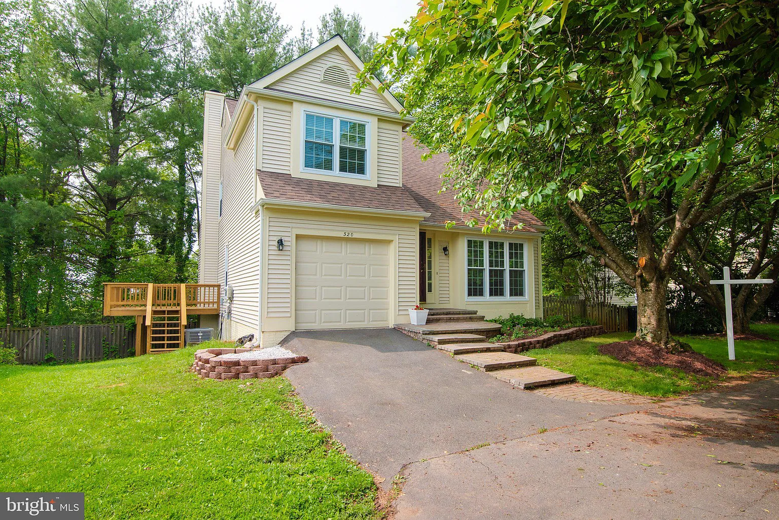 320 Deerpath Ave SW photo 1