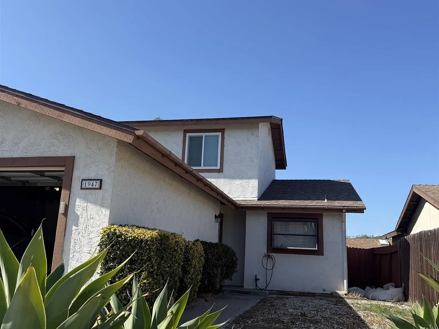 3 bed, 2.0 bath, 1334 sqft, $3,450 — Photo 2
