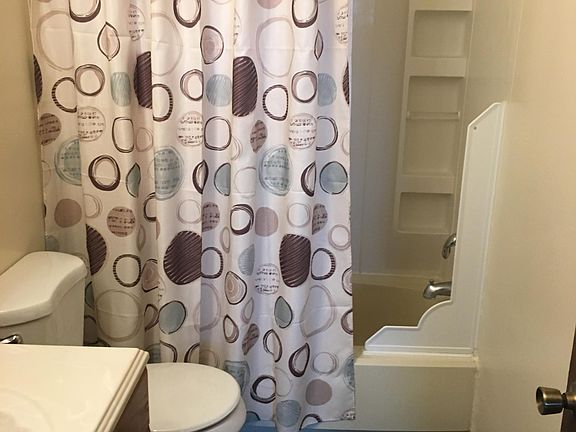 4th image of 2115 Kenyon St APT A
