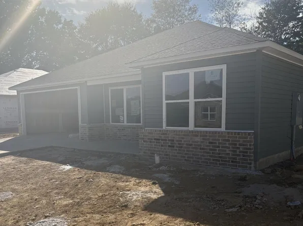 1403 Manor Oaks Blvd, Searcy, AR 72143