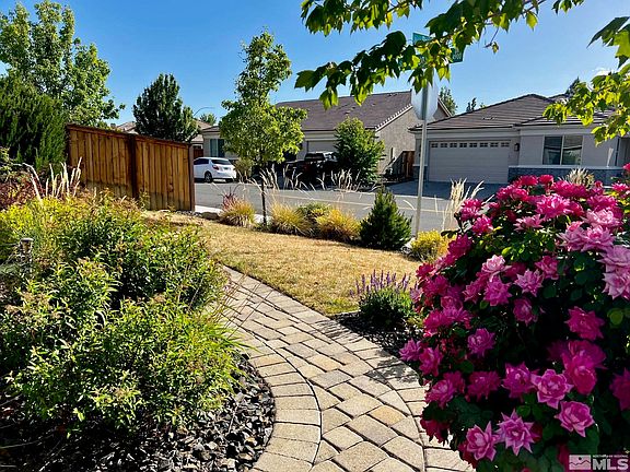 3rd image of 495 Papaya Dr
