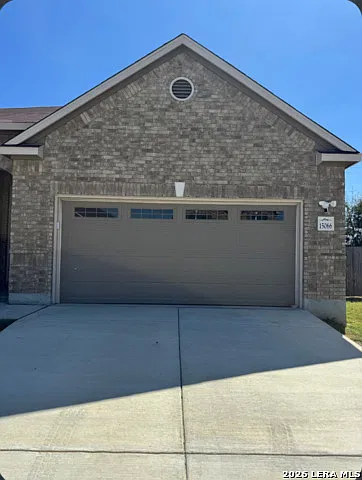 3 bed, 2.5 bath, 2377 sqft, $2,000 — Photo 2