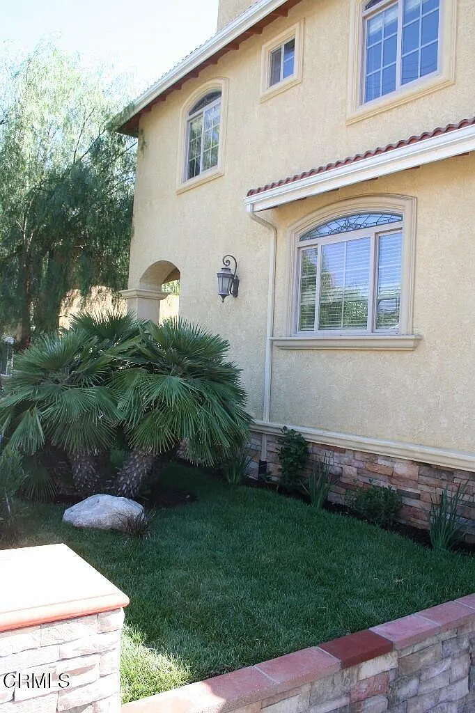 2 bed, 2.5 bath, 1250 sqft, $3,995 — Photo 4