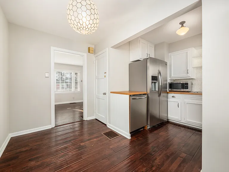 316 E Weisheimer Rd — Photo 2