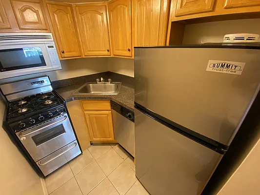 Rented by Compass | media 14