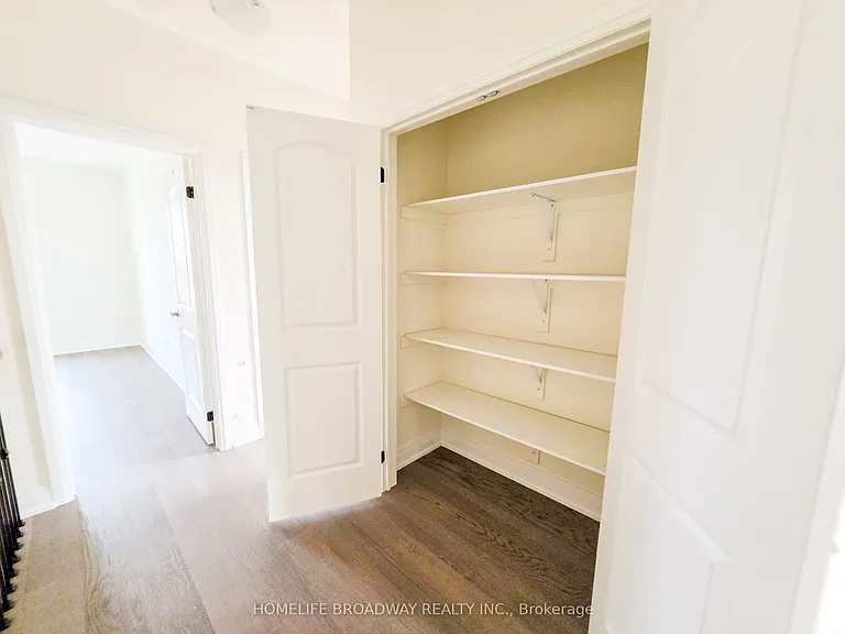 51 Mumbai Dr — Photo 22