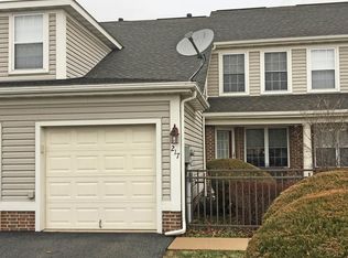 217 Oak Hill Ln, Wyomissing, PA 19610