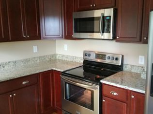 39 Ponakin Rd APT 2, Lancaster, MA 01523