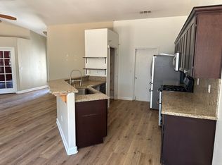 1533 Rosewood Ln, Hanford, CA 93230