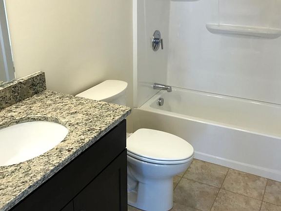 4th image of 770 E Ashland St #1002