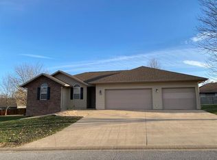 33 Micahs Xing, Reeds Spring, MO 65737