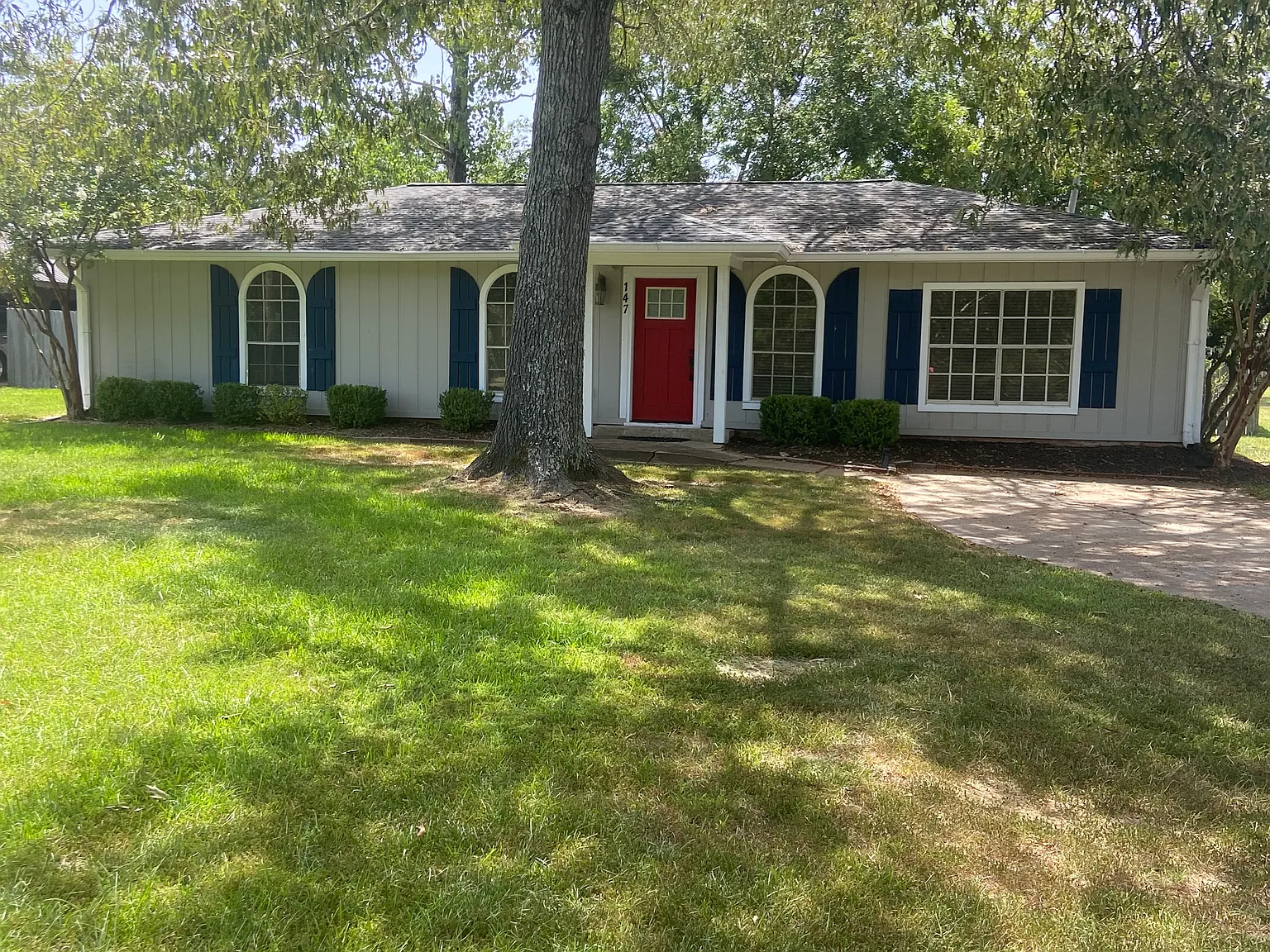 3 bed, 1346 sqft, $1,800 — Photo 1
