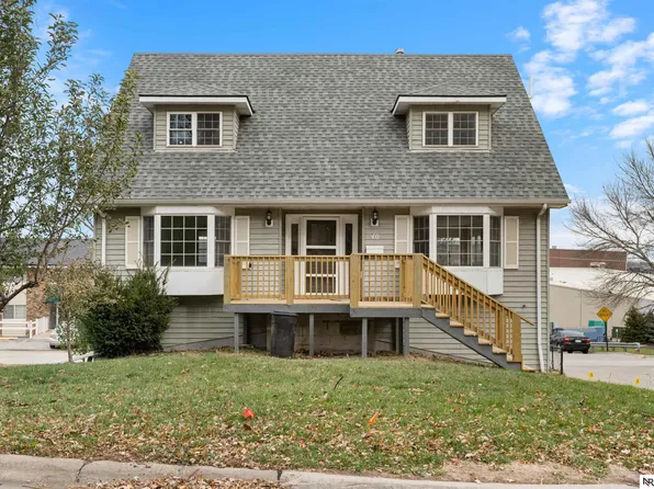 40 Country Club Rd, Ralston, NE 68127