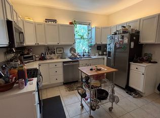 2702 W George St APT 2R, Chicago, IL 60618