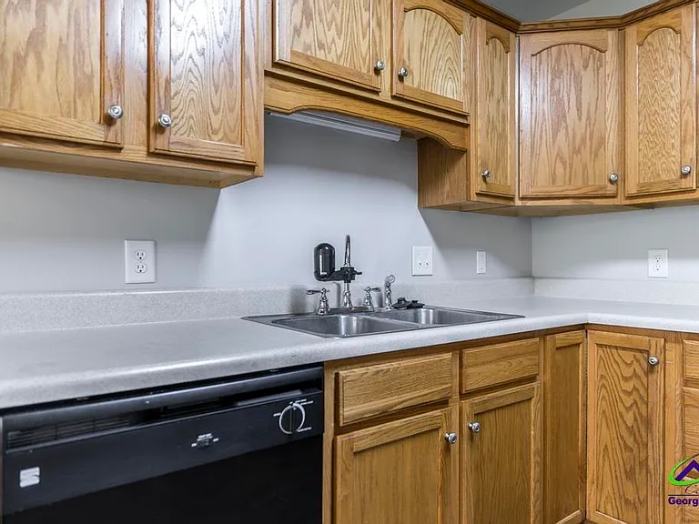 200 Stirling Bridge Dr — Photo 13