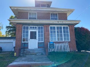 220 W Harrison St, Danville, IL 61832