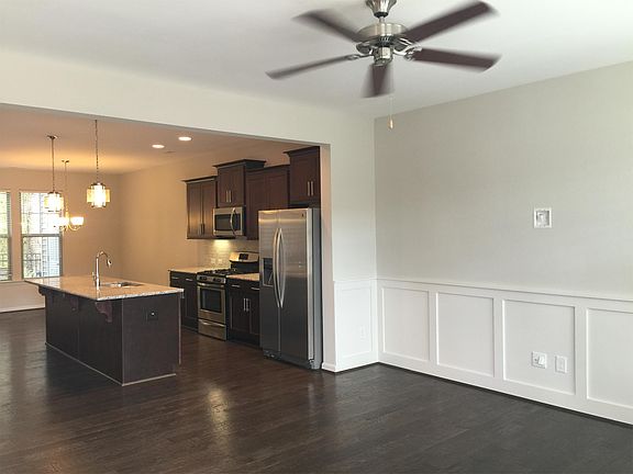 3rd image of 1105 Metropolitan Dr #1