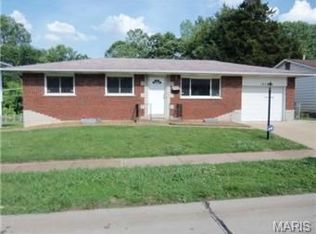 1458 Friar Tuck Ln, Saint Louis, MO 63125