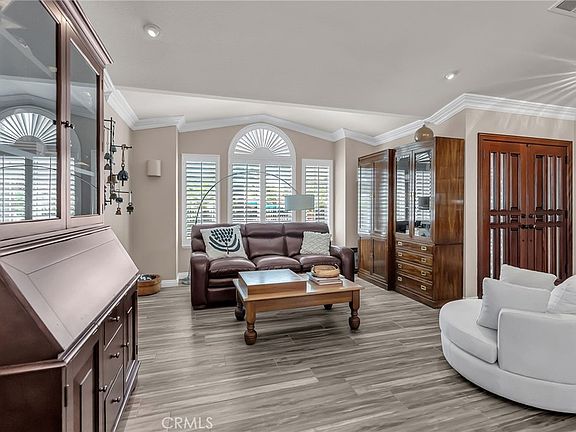 3rd image of 6712 N Mission Grove Pkwy