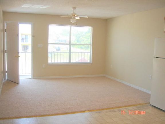 5th image of 772 Rockport Ct APT 4