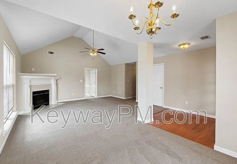 313 Elbrus Way — Photo 5