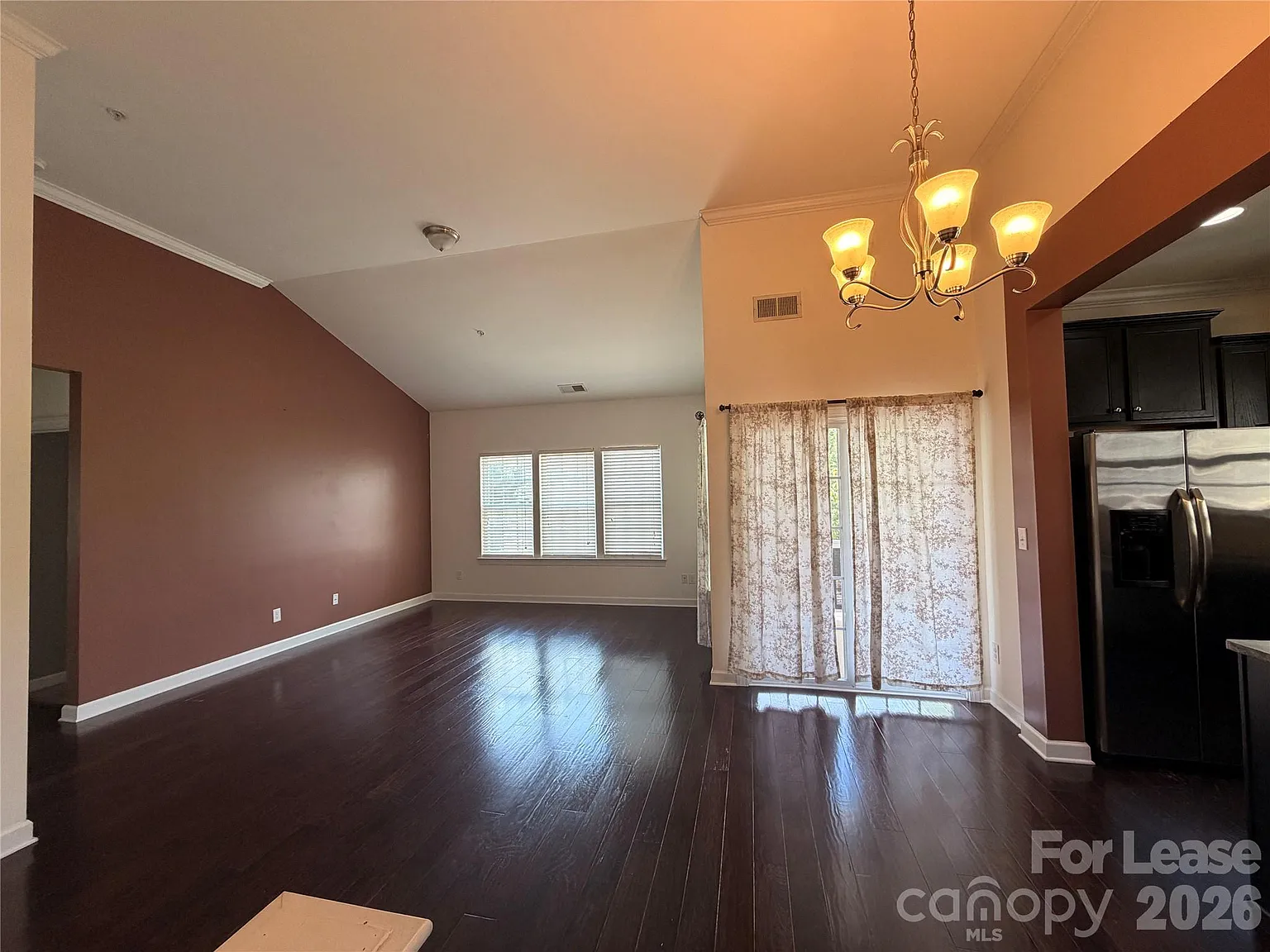 2 bed, 2.0 bath, $1,800 — Photo 2