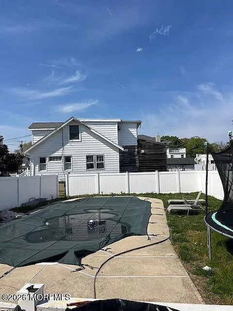 4 bed, 2.5 bath, 2210 sqft, $4,350 — Photo 2
