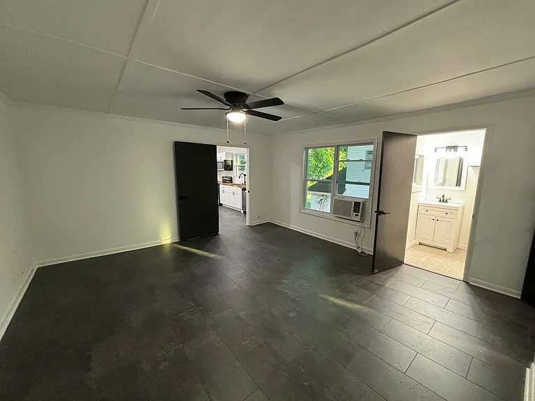 818 Maple Ave SW #4 — Photo 7