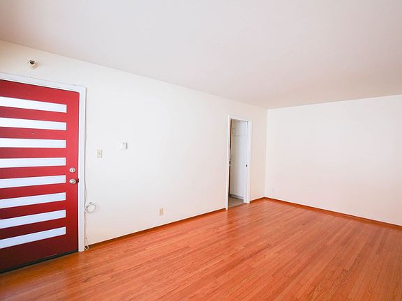3rd image of 870-874 47th Ave #874-1
