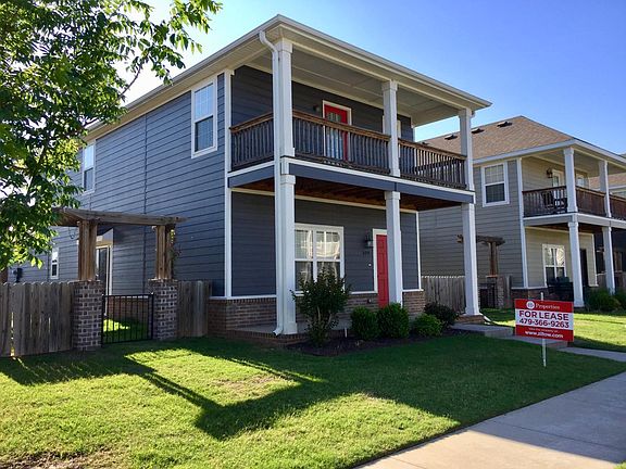 2nd image of 609 N Longfellow Ln
