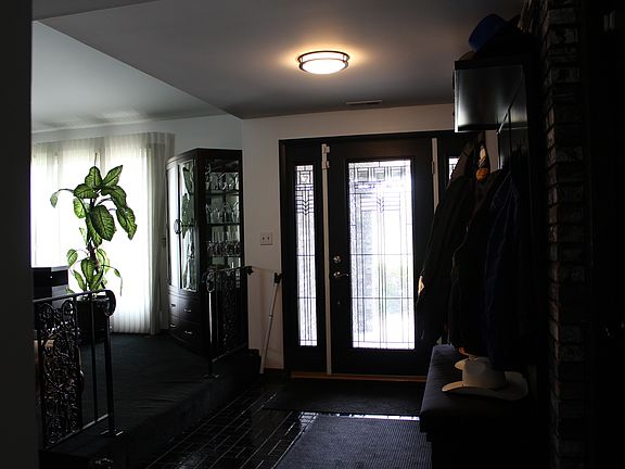 5th image of 17131 Yates St