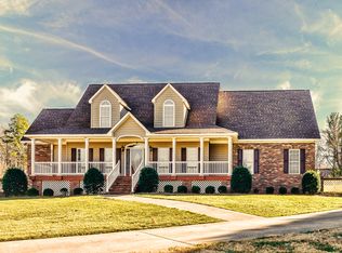 1224 Forest Bluff Dr, Midland, NC 28107