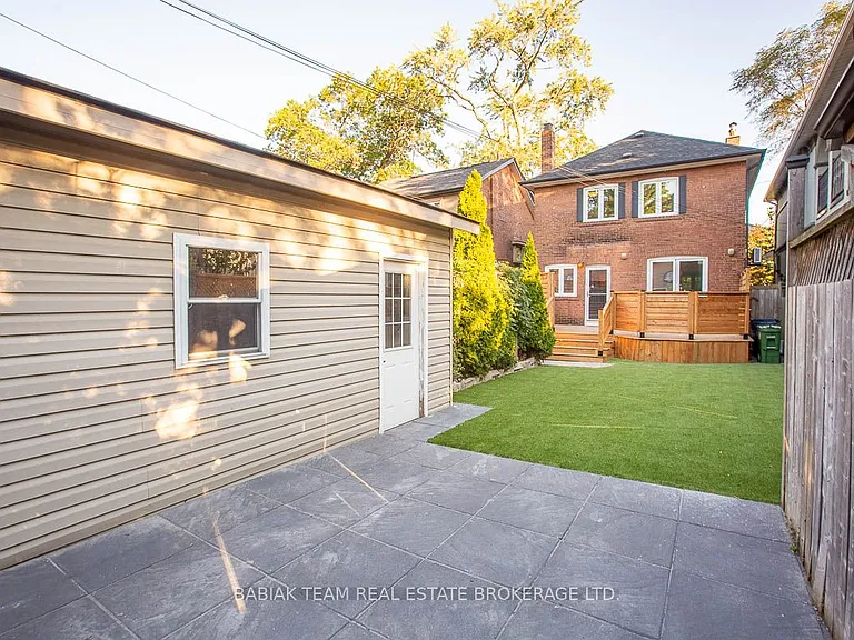 94 Woodside Ave — Photo 36