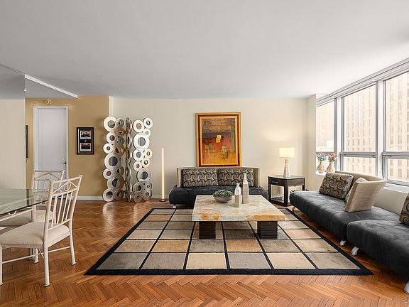 2nd image of 15 W 53rd St #15E