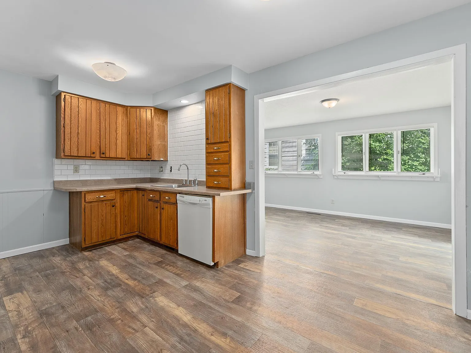 2 bed, 1236 sqft, $1,399 — Photo 2