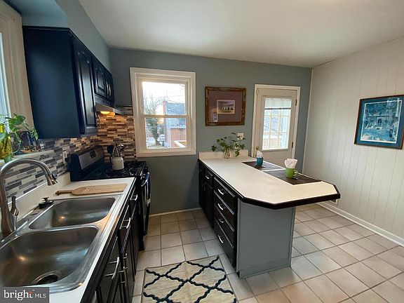 4th image of 3807 Cedarhurst Rd