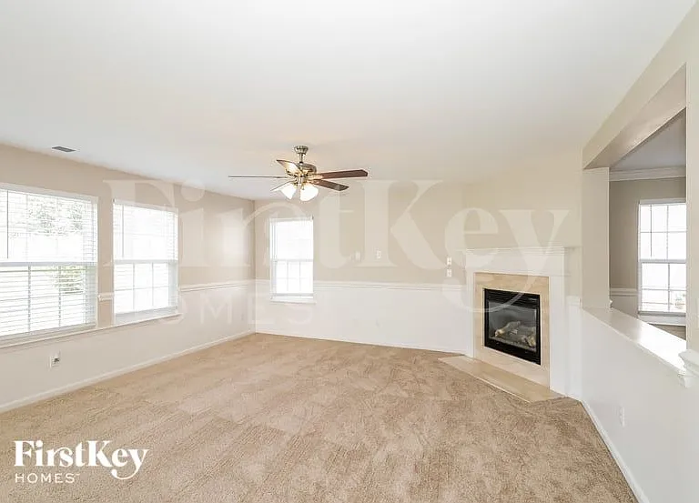 163 Ranlo Ave — Photo 3