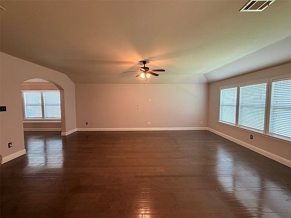 3rd image of 3109 Clear Springs Dr