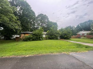 1215 Jackson Ave, Tahlequah, OK 74464