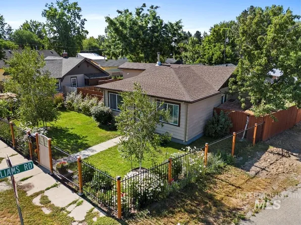 411 W 4th St, Emmett, ID 83617