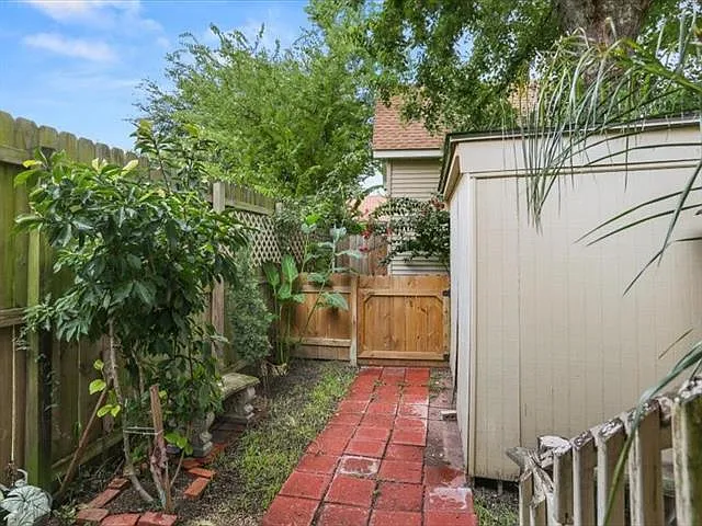 504 Diana St — Photo 13