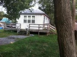 194 Holmes Rd, Warwick, RI 02888