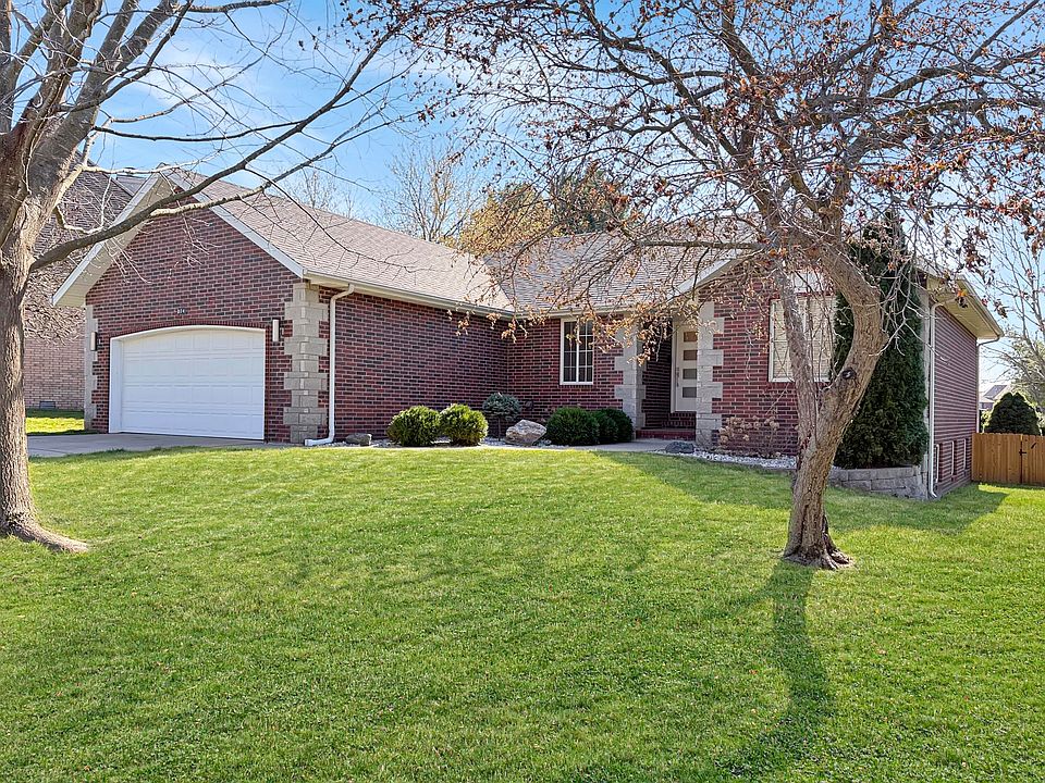 1st image of 804 W Myra Drive