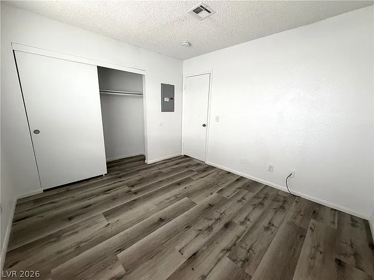 2724 Aarondavid Dr #D — Photo 9