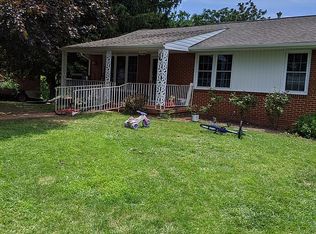 409 Linden Dr, Staunton, VA 24401