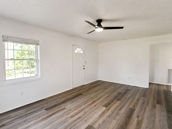 4th image of 945 W Gate Rd