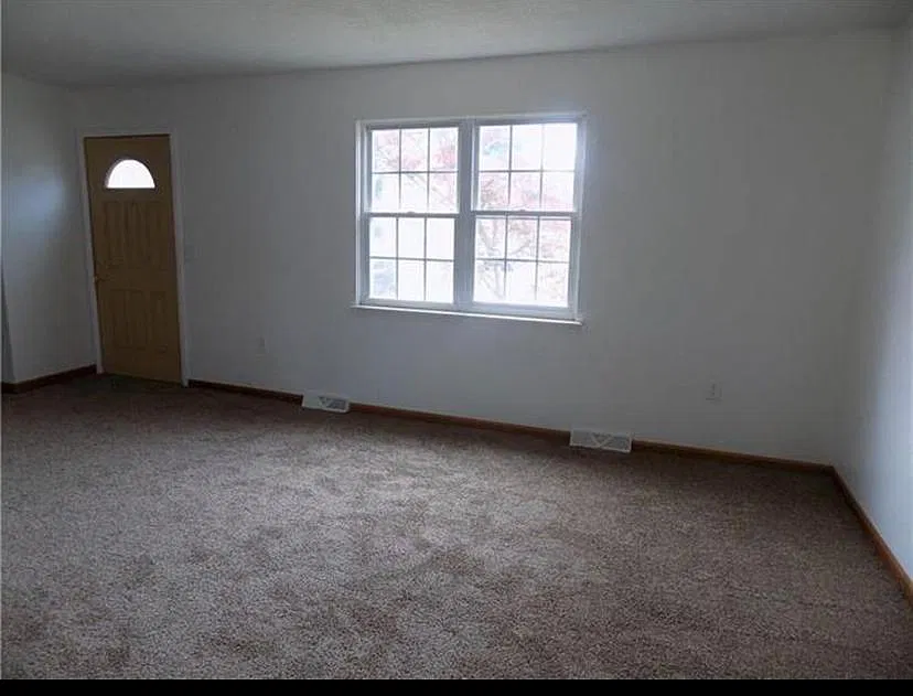 3 bed, 1200 sqft, $1,400 — Photo 3