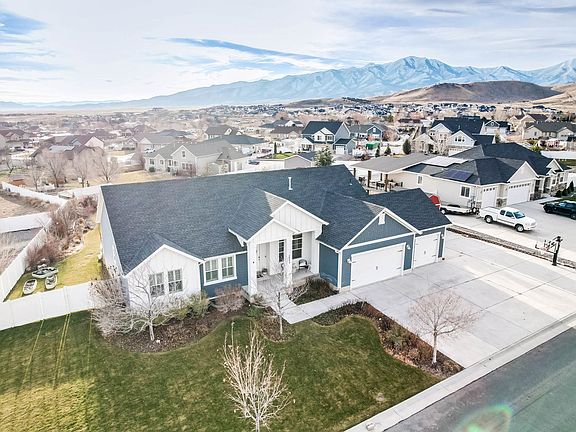 2nd image of 2098 E Elkhorn Rd