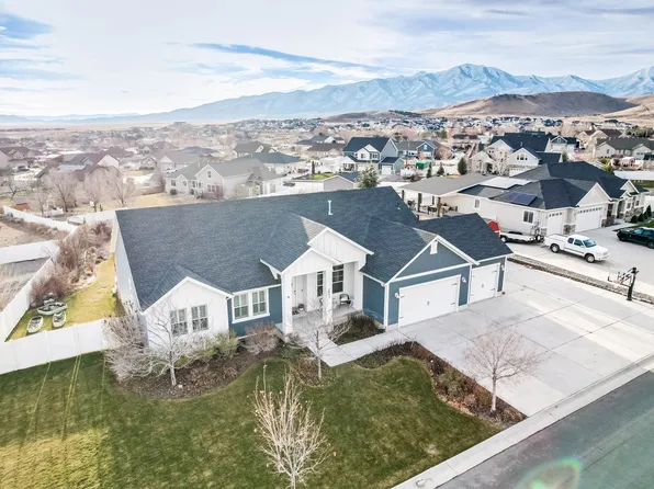2098 E Elkhorn Rd, Eagle Mountain, UT 84005