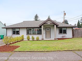 10911 NE Sacramento St, Portland, OR 97220